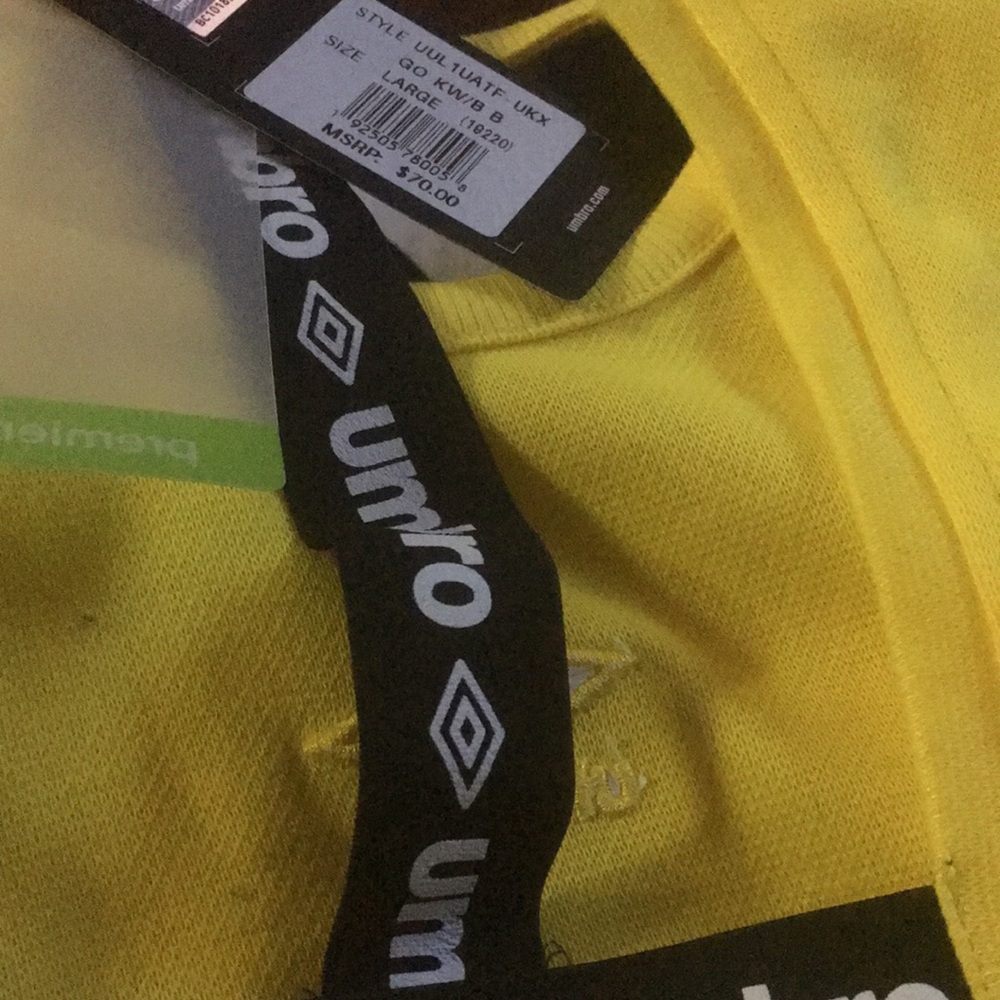 Comfy yellow Umbro large sweater